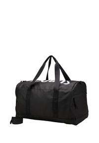 Sac de sport noir en matériau durable, avec des côtés texturés, deux poignées, une sangle détachable et un grand logo blanc sur le dessus.