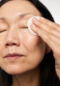 Garnier MICELLAR CLEANSING WATER DRY & SENSITIVE SKIN nieokreślony