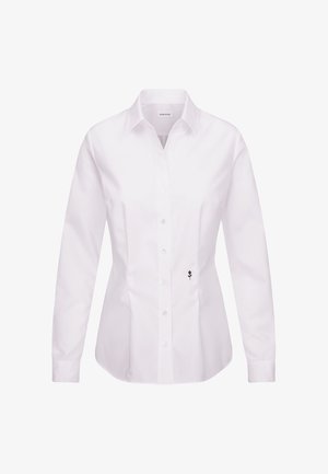 Camicia bianca a maniche lunghe con bottoni, con colletto classico, patta frontale, pinces laterali e dettaglio di rosa nera ricamata vicino all'orlo.
