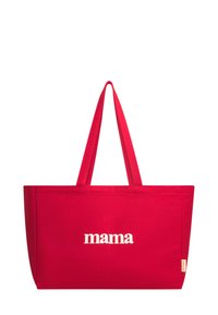 Röd canvas shoppingväska med två handtag, med ordet "mama" i vitt, centrerat på framsidan. Solida textur, rektangulär form.