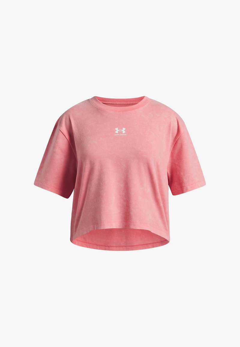 T-shirt rose court en tissu doux, avec col rond et manches courtes, arborant un logo Under Armour blanc sur la poitrine.