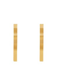 Gouden metalen oorbellen met een slanke, langwerpige vorm. Gladde textuur en gepolijste afwerking, met een minimalistisch ontwerp zonder versieringen.