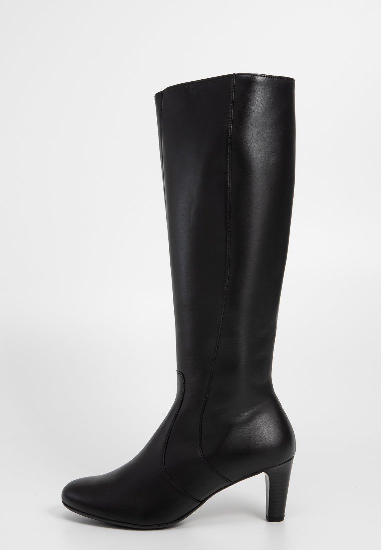 Schwarze Lederstiefel bis zum Knie mit einem eleganten Design, spitzem Zehenbereich und einem moderaten Absatz. Glatte Textur mit minimalen Nähdetails.