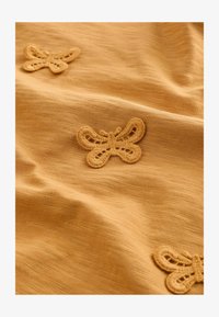 Non sélectionné, yellow