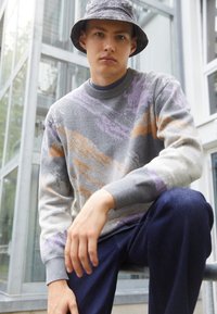 Levi's® STAY LOOSE CREW - Trui - dusk