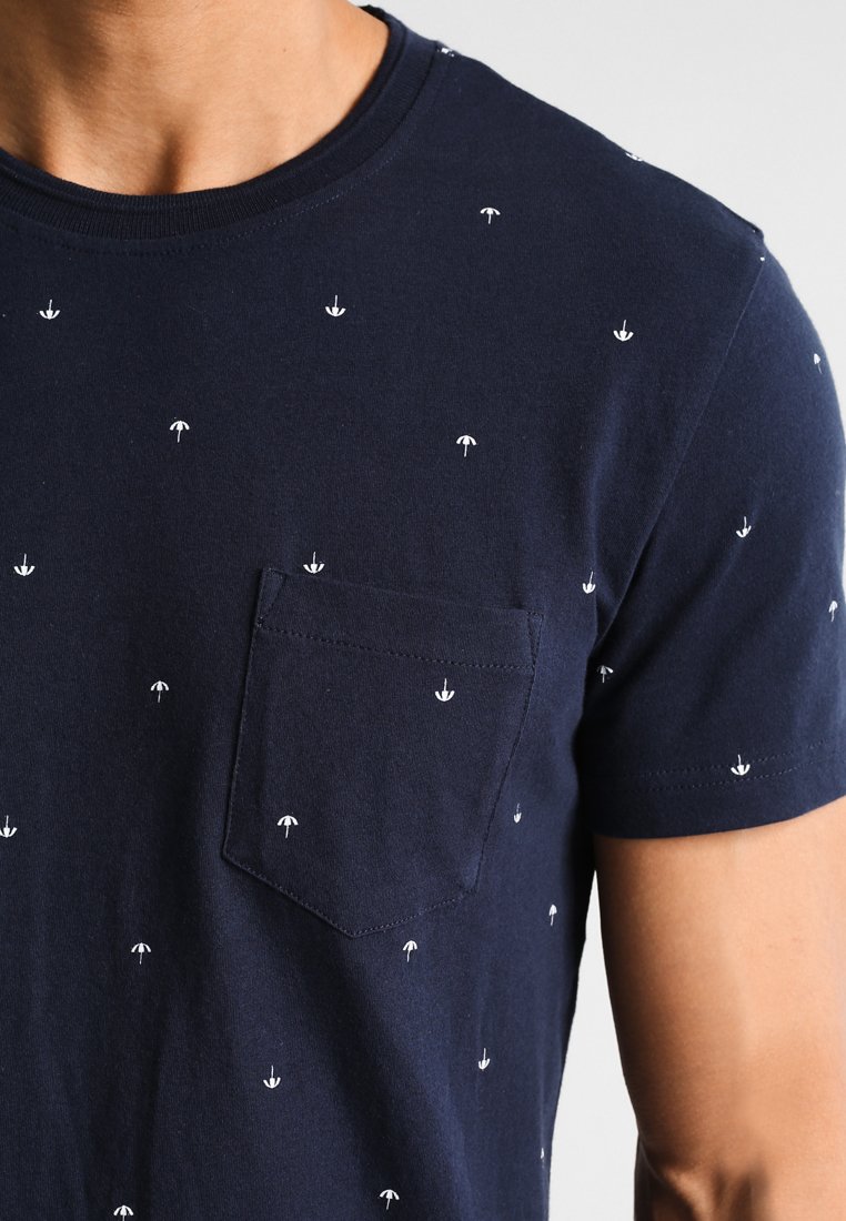 Herren T-Shirts basic | Pier One T-Shirt print navy/dunkelblau - OG37686 Herren T-Shirts basic | Pier One T-Shirt print navy/dunkelblau - OG37686
