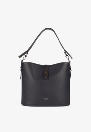 Czarna skórzana torebka o gładkiej fakturze, z zaokrąglonym wierzchołkiem, krótkim paskiem i złotymi elementami metalowymi. Na przodzie znajduje się detal z logo.