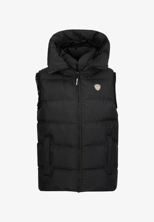 Schwarze gepolsterte Weste mit hohem Kragen und Kapuze, ausgestattet mit einem Reißverschluss vorne und Taschen an den Seiten. Sie hat ein Logo auf der Brust und eine glatte Oberfläche.