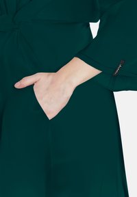Jascha Stockholm Päevakleit - emerald