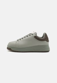 SHOES - Baskets basses - fog/brown