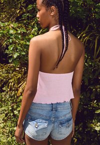 Bershka RUFFLED STRAPPY HALTER  - Felső - light pink