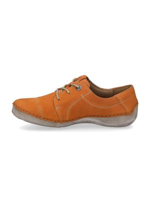 Orangefarbene Lederschuhe mit runder Spitze, flacher Gummisohle und beigen Schnürsenkeln. Ausgestattet mit Ziernähten und einer strukturierten Oberfläche.