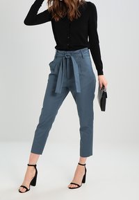 Zalando Essentials Kofta - black