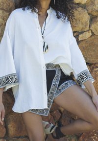 LOLA CASADEMUNT Košilová halenka  - white