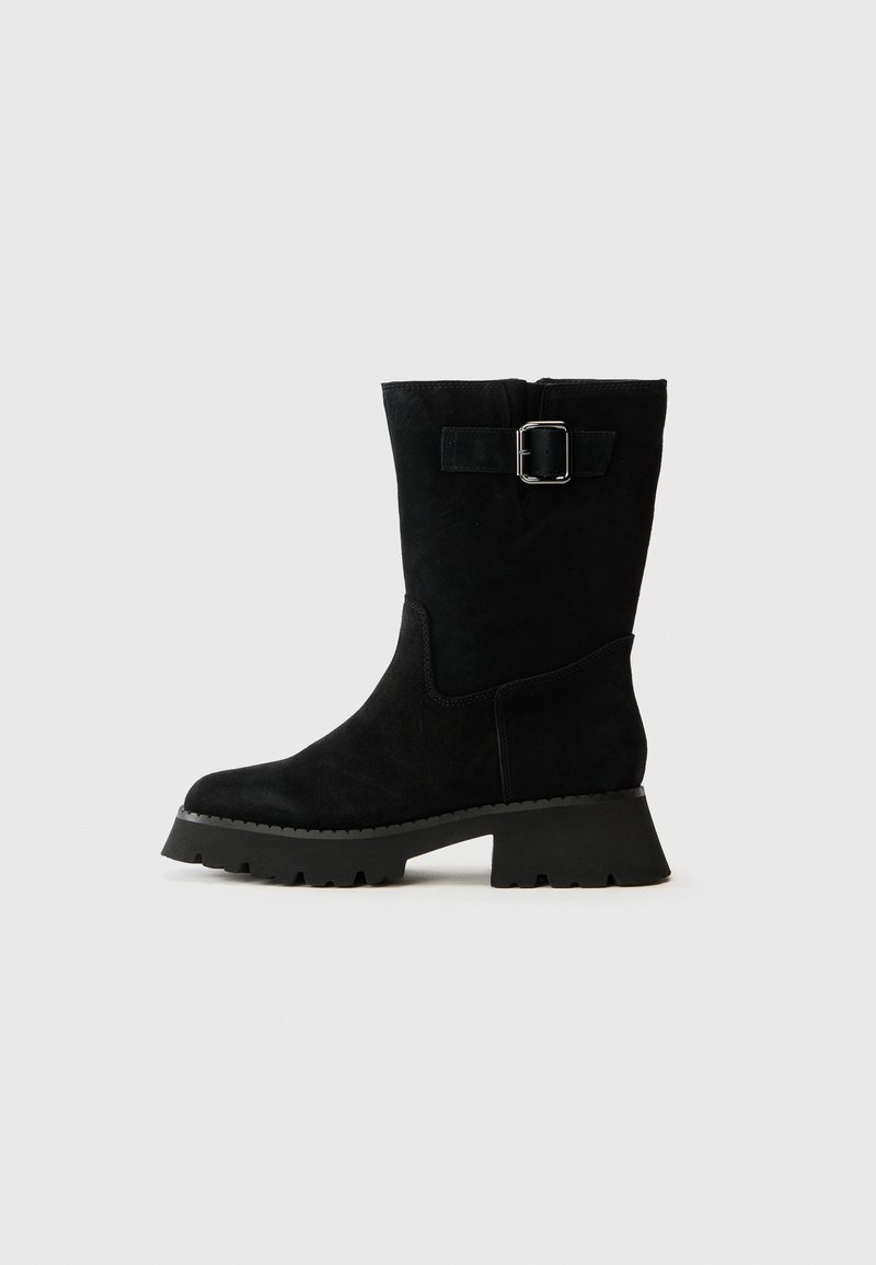Botas