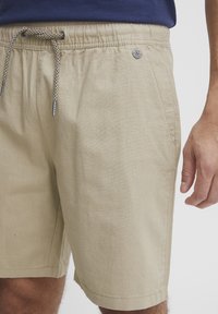 Blend BHSHORTS LINEN MIX CASUAL FIT - Treningo apatinė dalis - crockery