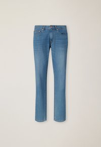 Jeans in denim blu chiaro con taglio dritto, presenti cinque tasche, chiusura con bottone e leggero sbiadimento per un effetto texture.