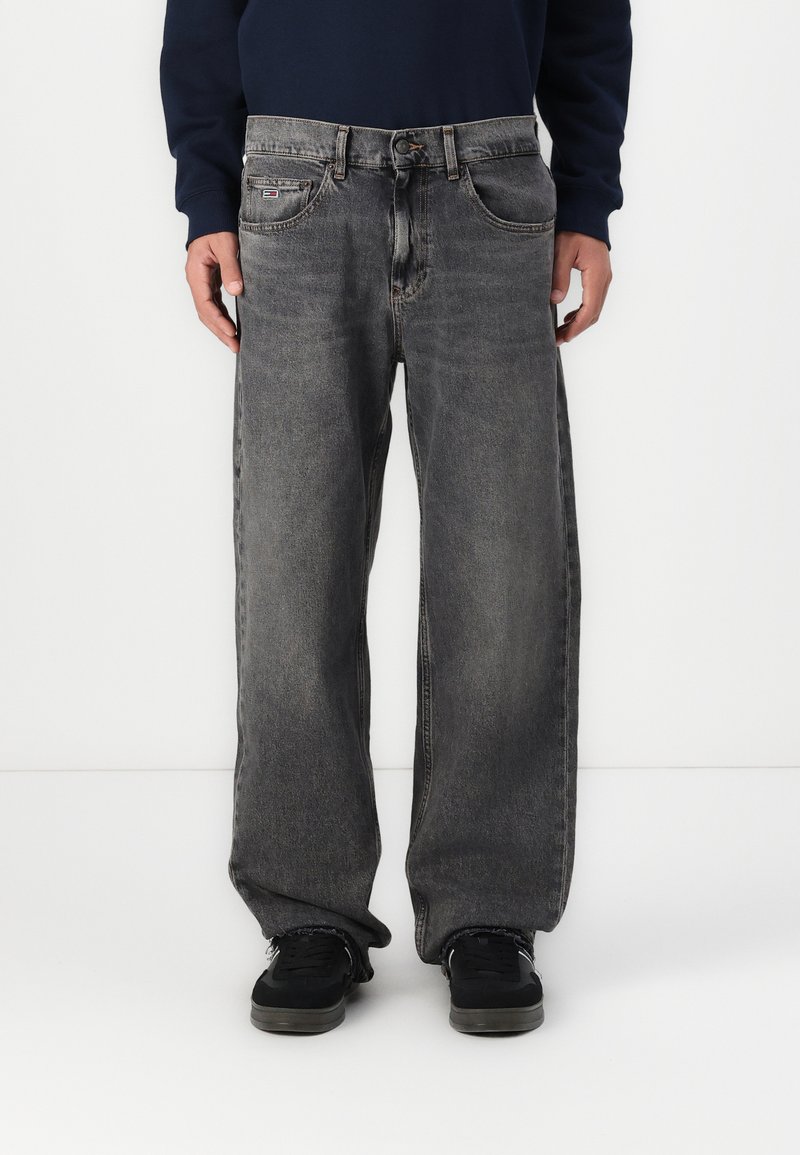 Tommy Jeans - JAIMIE STRAIGHT - Vaqueros holgados - denim black, Ampliar