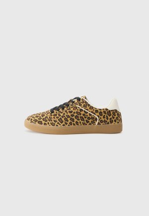 ONLSIBU - Sneakers low - brown/black