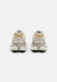 New Balance U9060 UNISEX - Sportcipő - off-white/beige/silver