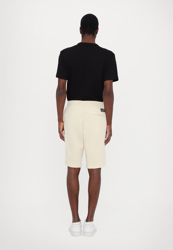 BERMUDA - Shorts - almond milk3