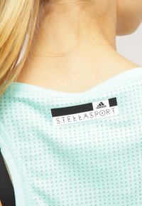 adidas Performance T-Shirt sport - green