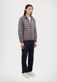 EA7 Emporio Armani TRAIN CORE JACKET - Casaco de penas - volcanic glass