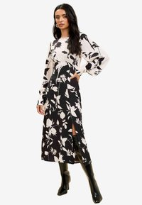 Lipsy - REGULAR FIT - FLORAL QUALITY RUCHED SIDE MIDI - Robe de jour - black white Image miniature 1