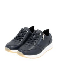 Marineblaue Leder-Sneaker mit durchlochten Zehenbereich, schwarzen Schnürsenkeln, seitlicher Reißverschluss-Akzent und einer weißen Laufsohle mit einem hellbraunen Gummiboden.