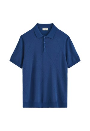 Polo bleu à manches courtes avec col, trois boutons et un subtil motif losange sur le tissu.