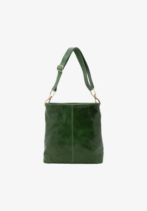 Sac à épaule en cuir vert avec une texture lisse, une seule sangle réglable et des accents en métal doré. Il a une forme rectangulaire simple.