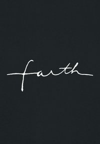 Sfondo nero con la parola "terra" in un font elegante e stilizzato di colore bianco. La scrittura presenta un design fluido e sinuoso.