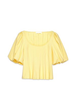 Gelbe kurzärmlige Bluse mit Puffärmel und vertikalen Nähten, die einen weit ausgeschnittenen Rundhalsausschnitt und eine taillierte Passform hat.
