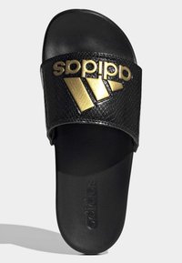adidas Performance ADILETTE COMFORT - Kummikingad - core black/gold metallic
