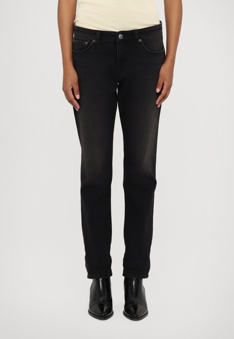 rag & bone DRE LOW RISE BOYFRIEND - Pieguloša piegriezuma džinsi - cornelia