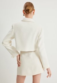 Koton CROP - Blazer - off white