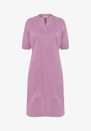 Lillakleit, millel on ümar kaelus, lühiõlavarrega puffvarrukad, nööbiga esiosa ja sirge lõige. Valmistatud siledast ja kergest kangast.