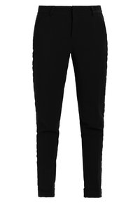 Svarta byxor i ett glansigt tyg, med slim fit, sidofickor och uppvikt fåll. Inga synliga mönster eller accenter.