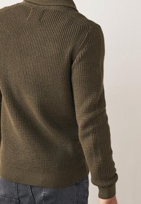 Next Sweter