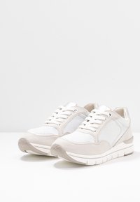 LOVE OUR PLANET by MARCO TOZZI Sneaker low - white