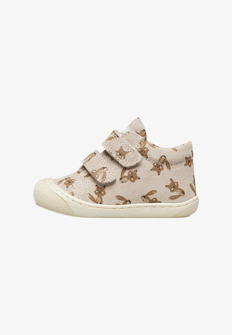 Scarpa beige per bambini con due strap in velcro, suola in gomma e motivi di faccette di coniglietto marroni su tutta la superficie.