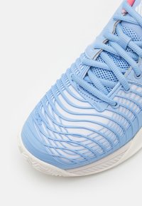 K-SWISS EXPRESS LIGHT 3 - Zapatillas de tenis para tierra batida - open air/bright white/strawberry ice