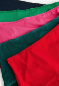 Next FIVE PACK - Boxerky - red navy green
