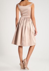 mint&berry Robe de soirée - gold-coloured