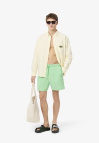 Lacoste Short de bain - vert   vert ei