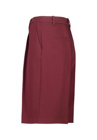 Burgundy lyhyet housut, joissa on sileä kangas, tavanomainen vyötärönauha, etu- ja takataskut sekä siisti helma, joka korostaa suoraa leikkausta.