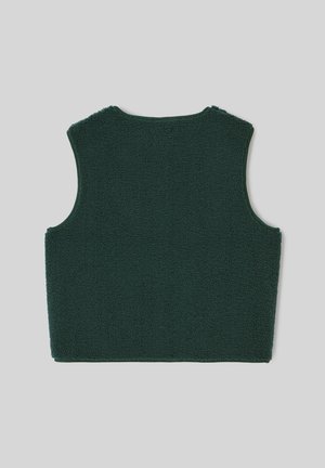 Gilet sans manches en polaire vert foncé avec une surface texturée et laineuse, disposé à plat, montrant le côté arrière sur un fond gris uni.