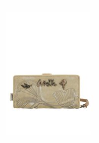 Portafoglio beige realizzato in materiale morbido, con design floreale in rilievo, dettagli metallici e un ciondolo decorativo. Forma rettangolare compatta.