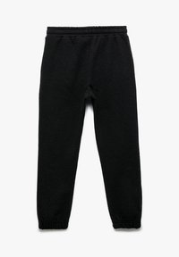 Sorte sweatpants lavet af blød stof, med en elastisk talje og elastiske manchetter ved anklerne. Enkle, uden synlige mønstre eller accenter.