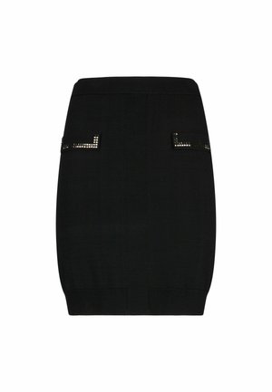 Fustă neagră scurtă cu design structurat. Prezintă accente pătrate cu ținte pe buzunare. Textură netedă și formă ajustată. Talie elastică.